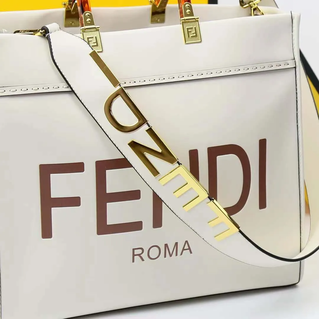 Fashion Fendi tote