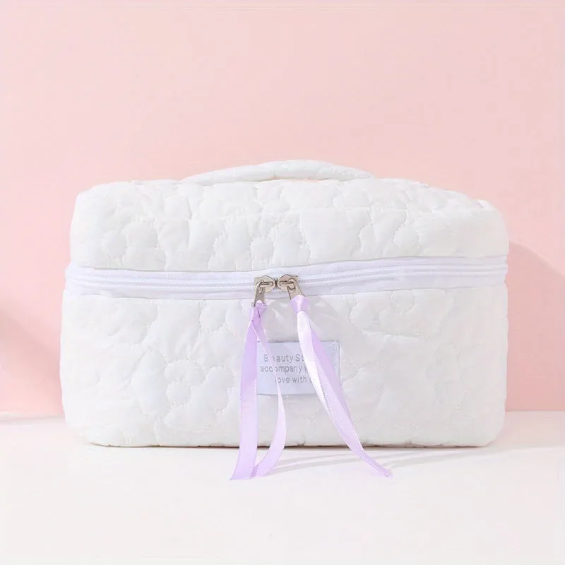 Travelfriendly Quilted Cosmetic Bag Sleek Lightweight and Organized